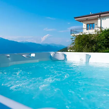 La Terrazza Sul Garda トッリ・デル・ベーナコ