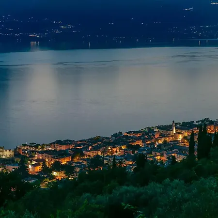 La Terrazza Sul Garda トッリ・デル・ベーナコ