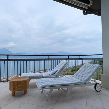 La Terrazza Sul Garda トッリ・デル・ベーナコ