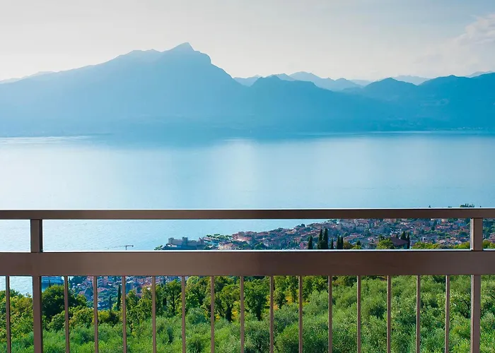 شقة La Terrazza Sul Garda توري ديل بيناكو